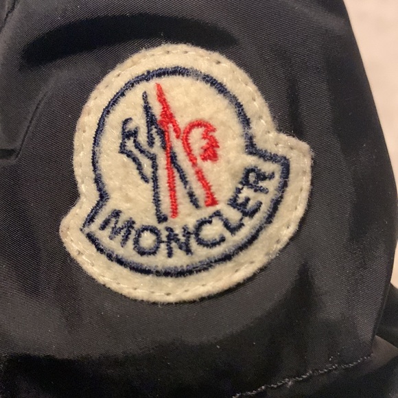 ⭐️Moncler Ruffle Sleeve puffer jacket - Picture 9 of 11